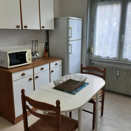 Appartement F6 2e Etage 4 Centre *