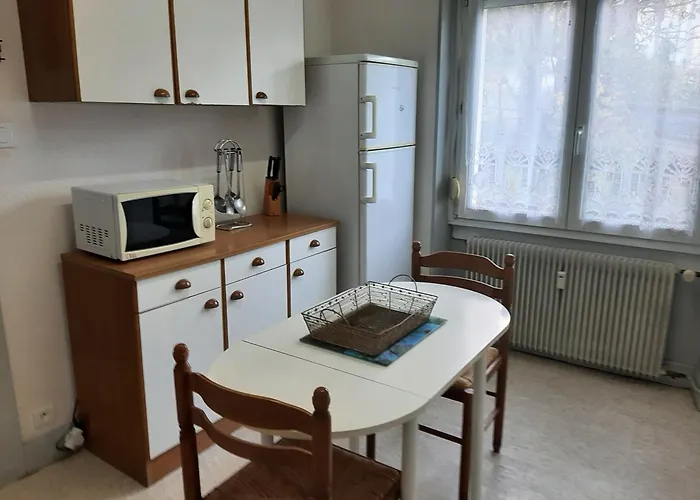 Apartment F6 2e Etage 4 Centre *